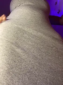 Cherrytowild online show from 11-26-25, 04:34