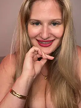 Snapshot of Busty-Ellie chatting on 06-13-26, 05:44 Busty-Ellie online show from 06-13-26, 05:44
