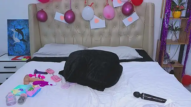 Tina Kim  online show from 02-19-25, 11:28