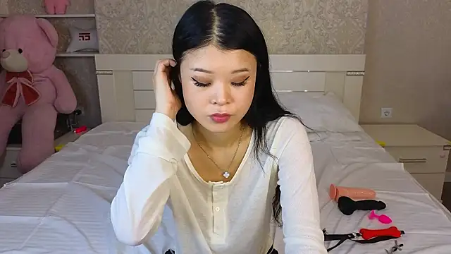 Tina Kim  online show from 03-17-26, 10:18