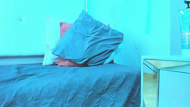 Little Jenni online show from 04-18-26, 01:46