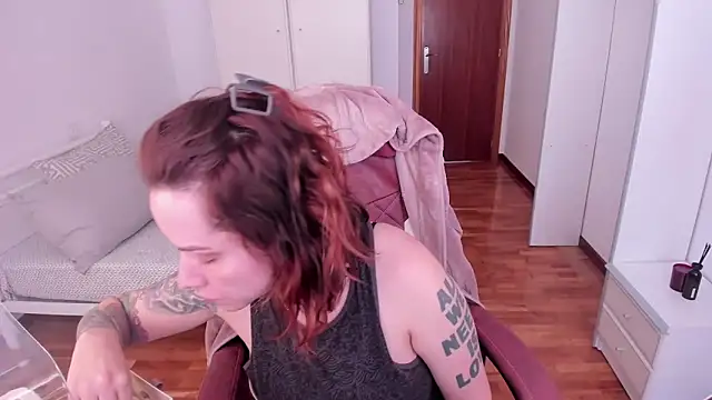 Domina Deivis online show from 10-07-25, 08:04