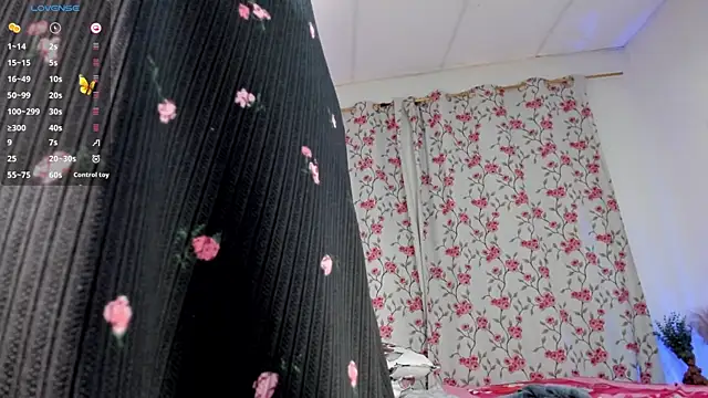 Snapshot of k_sensual chatting on 03-10-25, 12:17 k sensual online show from 03-10-25, 12:17