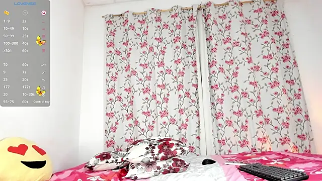 Snapshot of k_sensual chatting on 12-15-24, 09:13 k sensual online show from 12-15-24, 09:13