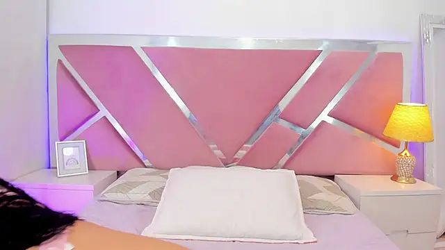 Snapshot of NinnaVous chatting on 02-25-26, 12:38 NinnaVous online show from 02-25-26, 12:38