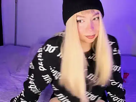 victoria qq online show from 11-16-25, 05:50