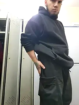 Snapshot of mikienn chatting on 12-21-24, 08:50 mikienn online show from 12-21-24, 08:50