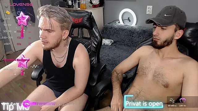 Snapshot of mikienn chatting on 10-20-25, 10:05 mikienn online show from 10-20-25, 10:05