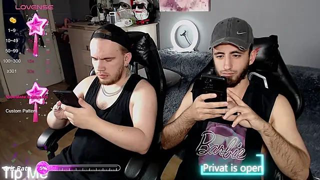 Snapshot of mikienn chatting on 10-22-25, 10:04 mikienn online show from 10-22-25, 10:04