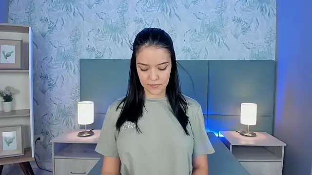 lexiethompson  online show from 11-29-25, 12:05