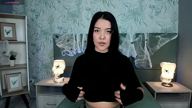 Snapshot of lexiethompson_ chatting on 10-17-25, 12:18 lexiethompson online show from 10-17-25, 12:18