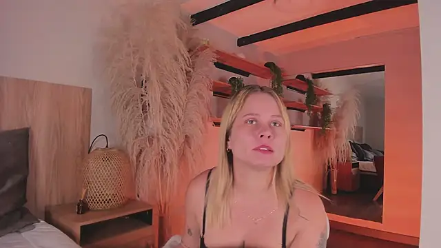 stefanny ruiz  online show from 03-12-25, 12:26