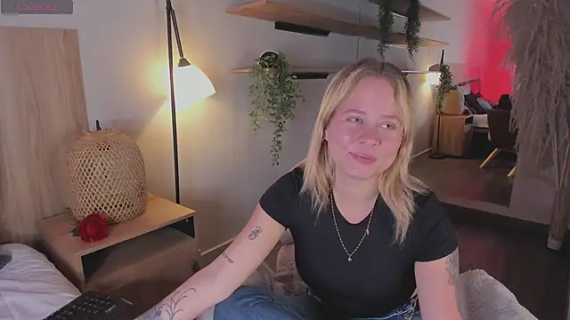 stefanny ruiz  online show from 03-13-25, 12:56