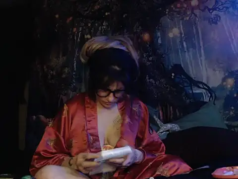 HighCityHoney online show from 11-28-25, 05:24