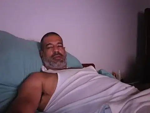 Snapshot of jackbigcock11 chatting on 04-27-26, 04:43 jackbigcock11 online show from 04-27-26, 04:43