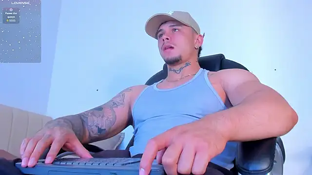 NoahhBrown online show from 11-05-25, 04:59