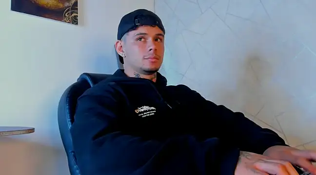 Snapshot of NoahhBrown chatting on 03-03-25, 03:49 NoahhBrown online show from 03-03-25, 03:49