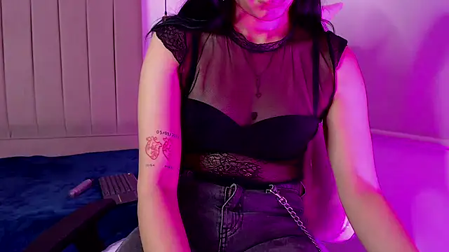 Sofi smith23 online show from 12-17-24, 02:33