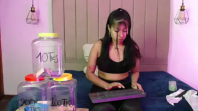 Sofi smith23 online show from 12-17-24, 07:59