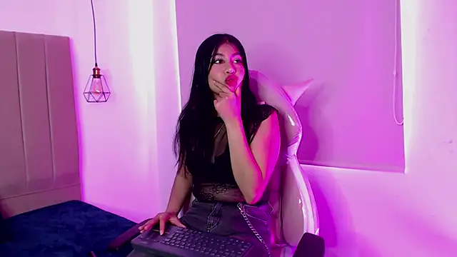 Sofi smith23 online show from 12-16-24, 07:32