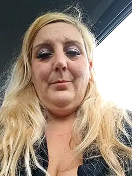 BecciDeluxe online show from 01-06-26, 09:02