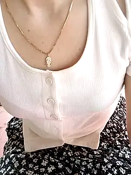 Snapshot of Blythe_69 chatting on 02-01-25, 02:05 Blythe 69 online show from 02-01-25, 02:05