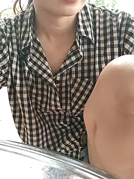 Snapshot of Blythe_69 chatting on 03-14-25, 04:10 Blythe 69 online show from 03-14-25, 04:10