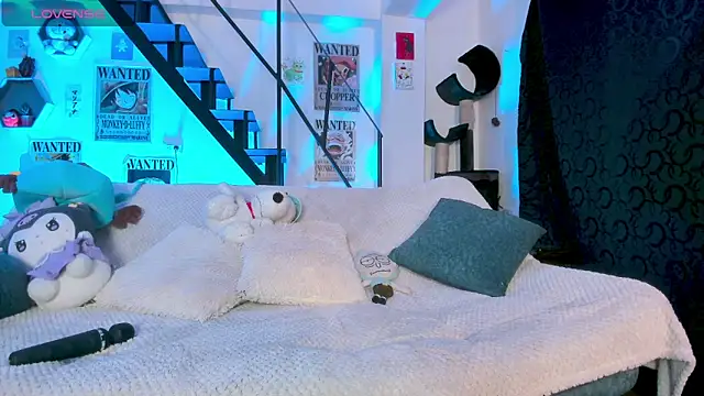 Snapshot of MonxxsLove chatting on 03-20-26, 01:39 MonxxsLove online show from 03-20-26, 01:39