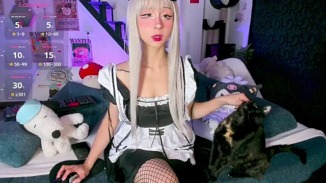 Snapshot of MonxxsLove chatting on 10-21-25, 01:49 MonxxsLove online show from 10-21-25, 01:49