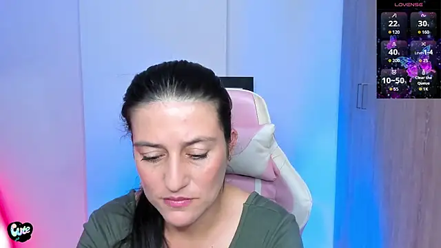 Saskyaa online show from 11-26-25, 02:22