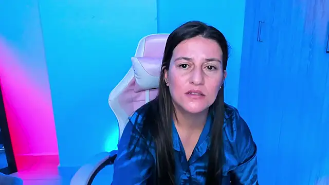 Saskyaa online show from 10-31-25, 03:41