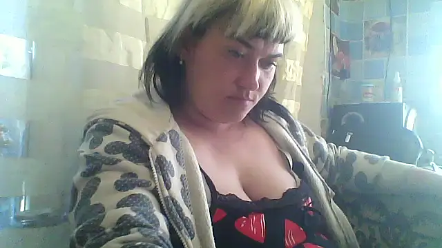 HollyLaBerry online show from 05-11-26, 11:22