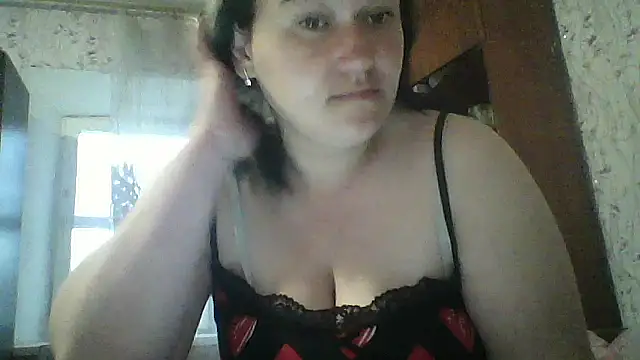 HollyLaBerry online show from 05-12-26, 06:43