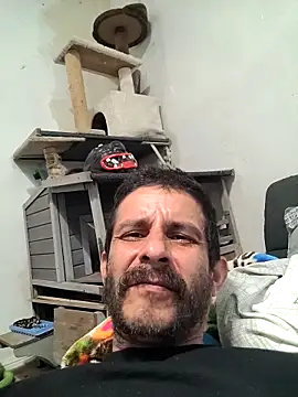 Snapshot of LongDickZee562 chatting on 10-18-25, 06:21 LongDickZee562 online show from 10-18-25, 06:21