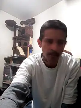 Snapshot of LongDickZee562 chatting on 03-07-25, 06:46 LongDickZee562 online show from 03-07-25, 06:46