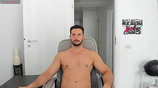 Snapshot of ZackFraser chatting on 07-01-26, 06:47 ZackFraser online show from 07-01-26, 06:47