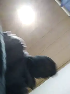 Snapshot of Luziluzi0999 chatting on 02-28-26, 04:12 Luziluzi0999 online show from 02-28-26, 04:12