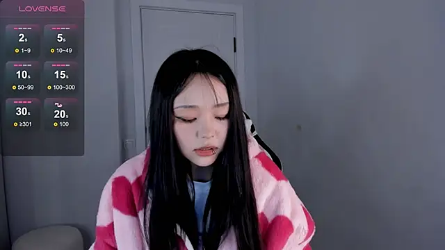 Snapshot of hee_young11 chatting on 10-02-25, 10:02 hee young11 online show from 10-02-25, 10:02