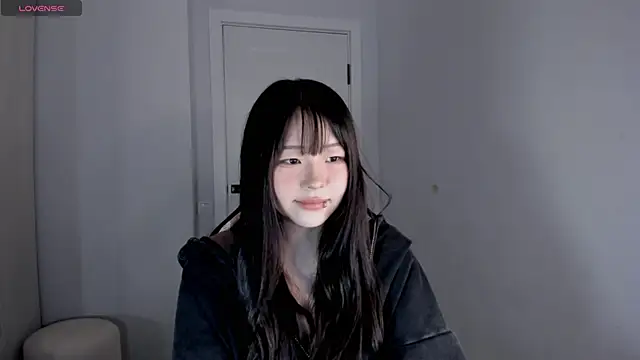 Snapshot of hee_young11 chatting on 10-24-25, 11:09 hee young11 online show from 10-24-25, 11:09