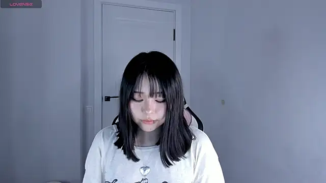 hee young11 online show from 12-04-25, 05:56