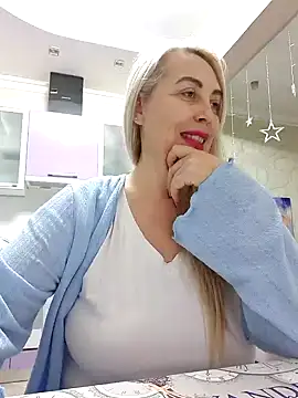 Snapshot of HotJanet chatting on 02-19-25, 03:27 HotJanet online show from 02-19-25, 03:27