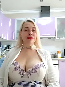 Snapshot of HotJanet chatting on 03-11-25, 06:41 HotJanet online show from 03-11-25, 06:41