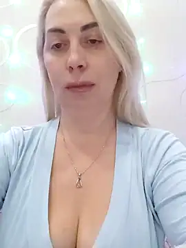 Snapshot of HotJanet chatting on 01-14-25, 06:28 HotJanet online show from 01-14-25, 06:28