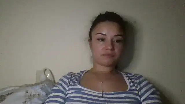 Snapshot of Linusya chatting on 11-02-25, 04:12 Linusya online show from 11-02-25, 04:12