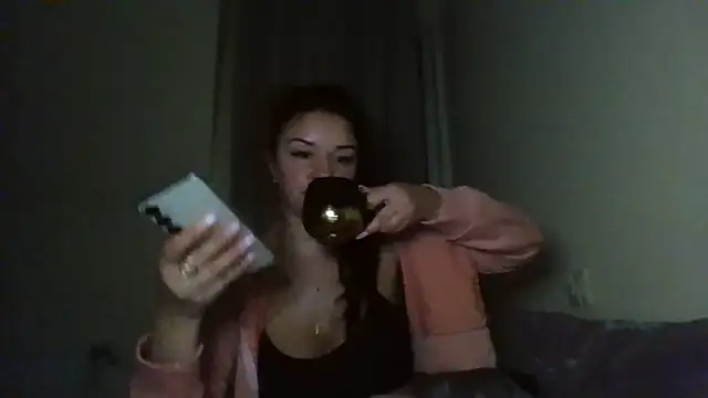 Snapshot of Linusya chatting on 11-07-25, 05:17 Linusya online show from 11-07-25, 05:17