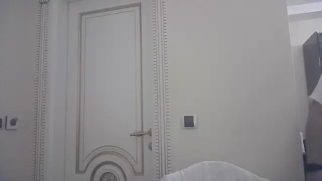 Snapshot of KIZLAZIMYaa chatting on 06-17-26, 08:30 KIZLAZIMYaa online show from 06-17-26, 08:30