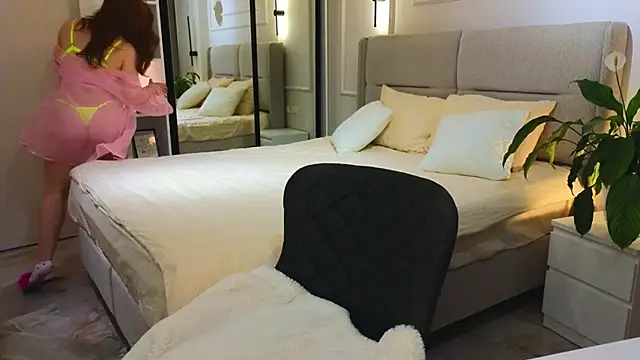 Lina-hill online show from 04-30-26, 07:59