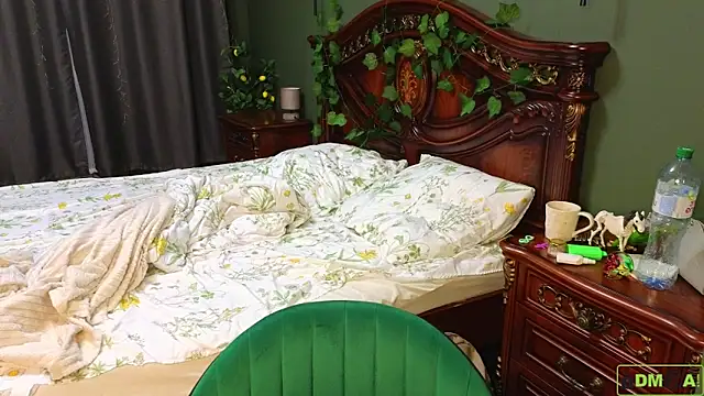 Charlotte wow online show from 10-31-25, 05:20