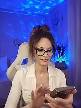 Luna Kitanna online show from 07-07-26, 09:29