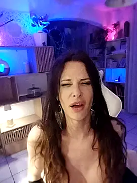 Snapshot of Luna_Kitanna chatting on 03-22-25, 03:41 Luna Kitanna online show from 03-22-25, 03:41